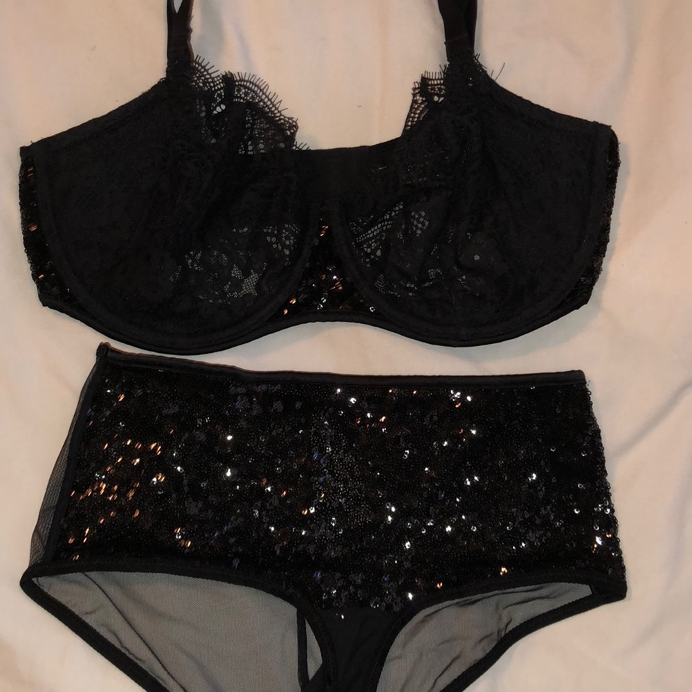34DDD and XS set